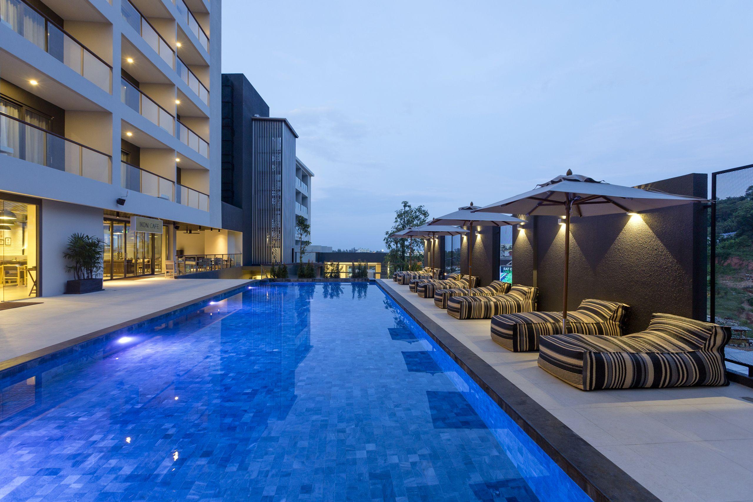 Hotel IKON Phuket - SHA Plus Karon Exterior foto
