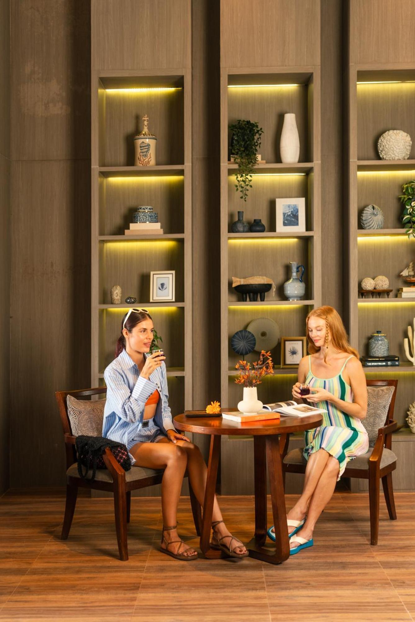 Hotel IKON Phuket - SHA Plus Karon Exterior foto