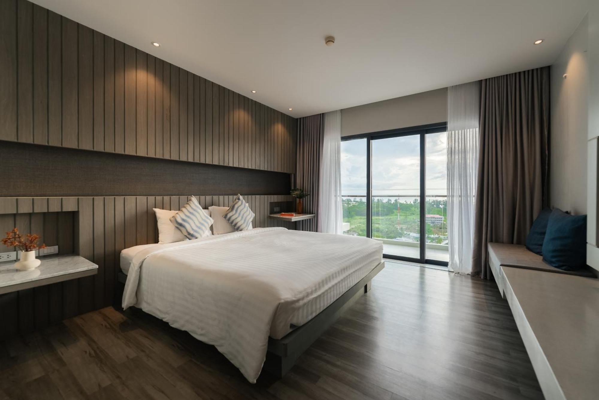 Hotel IKON Phuket - SHA Plus Karon Exterior foto