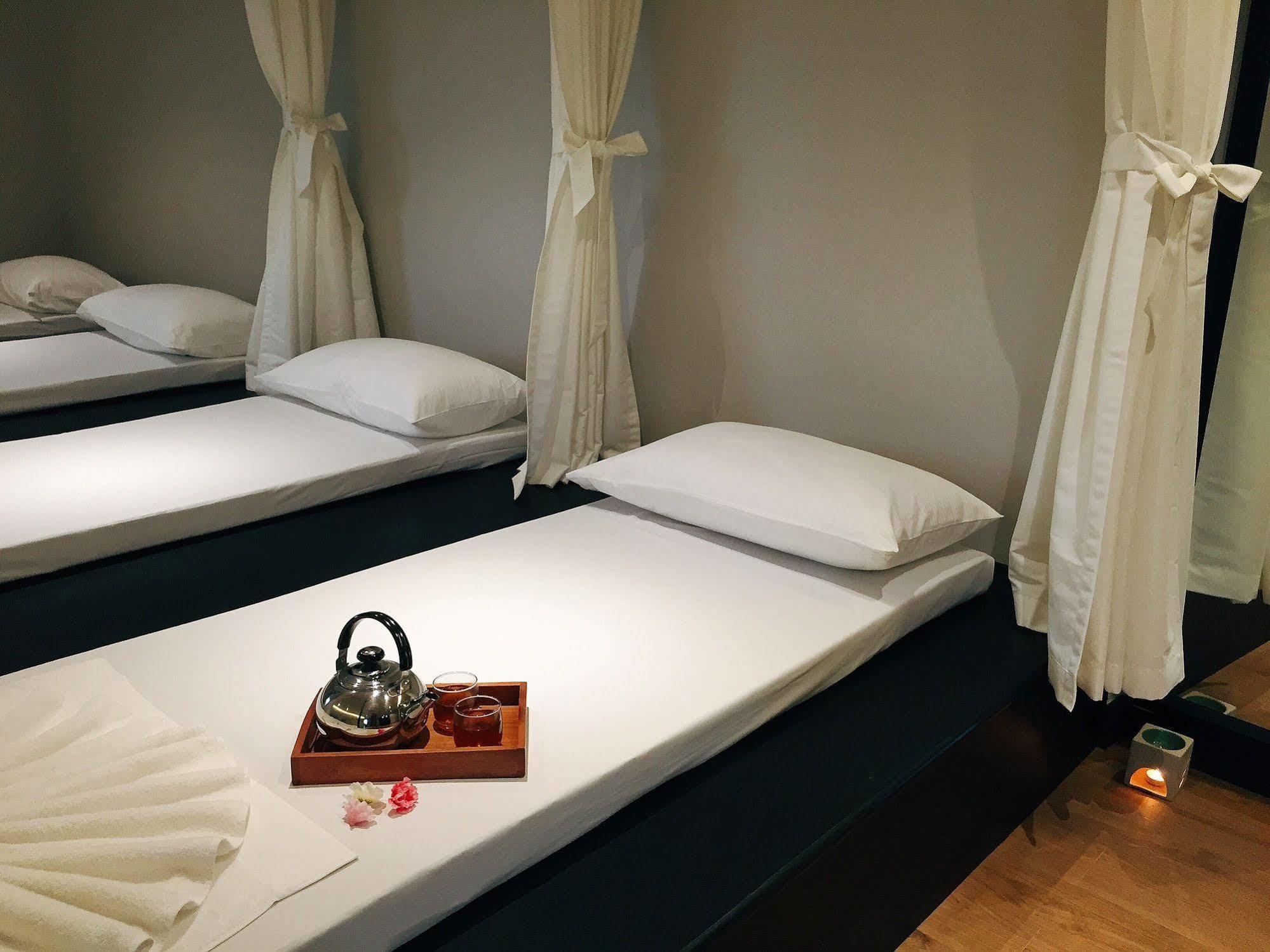 Hotel IKON Phuket - SHA Plus Karon Exterior foto